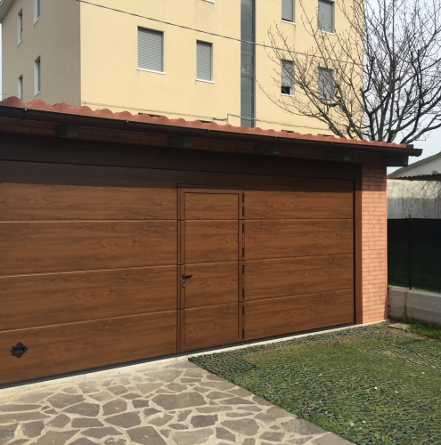 14 Vignali Simone Infissi-Style Portone per garage style legno