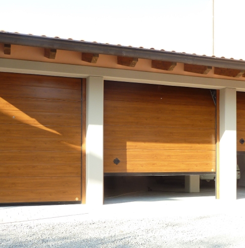 15 Vignali Simone Infissi-Style Portone per garage style legno