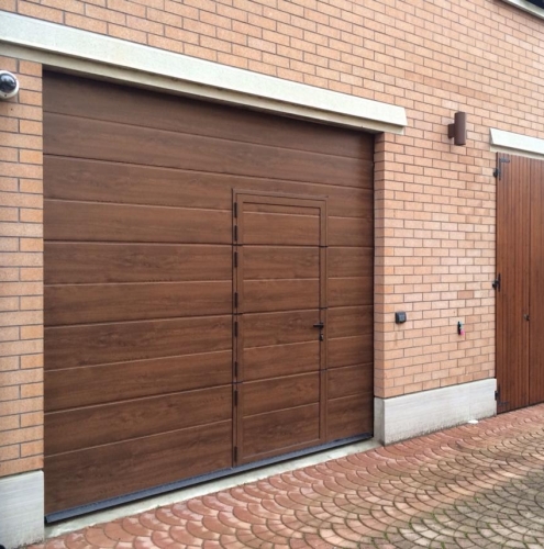 25 Vignali Simone Infissi-Style Portone per garage style legno
