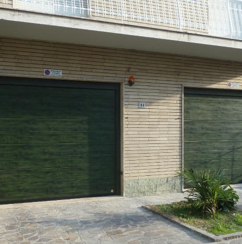 26 Vignali Simone Infissi-Style Portone per garage style legno