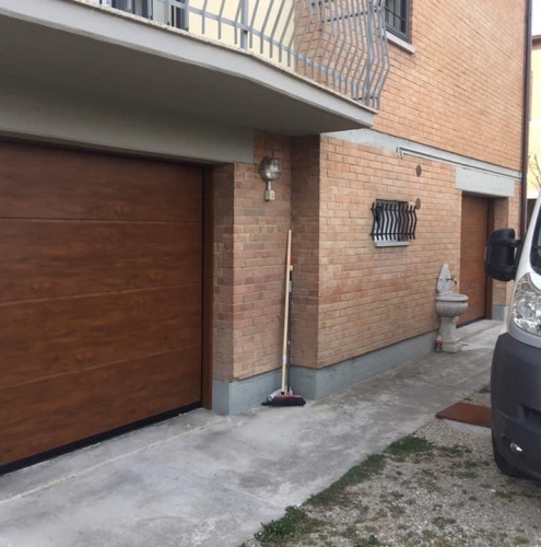 31 Vignali Simone Infissi-Style Portone per garage style legno