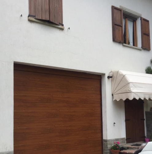 33 Vignali Simone Infissi-Style Portone per garage style legno